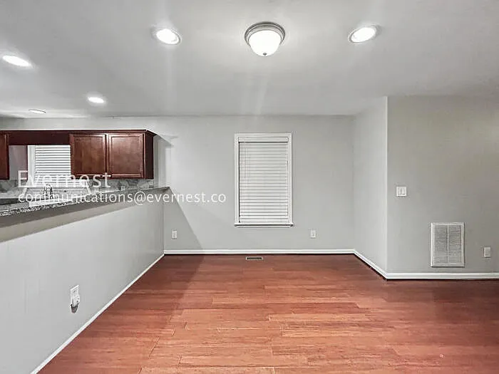 1153 Smith St SW — Photo 6