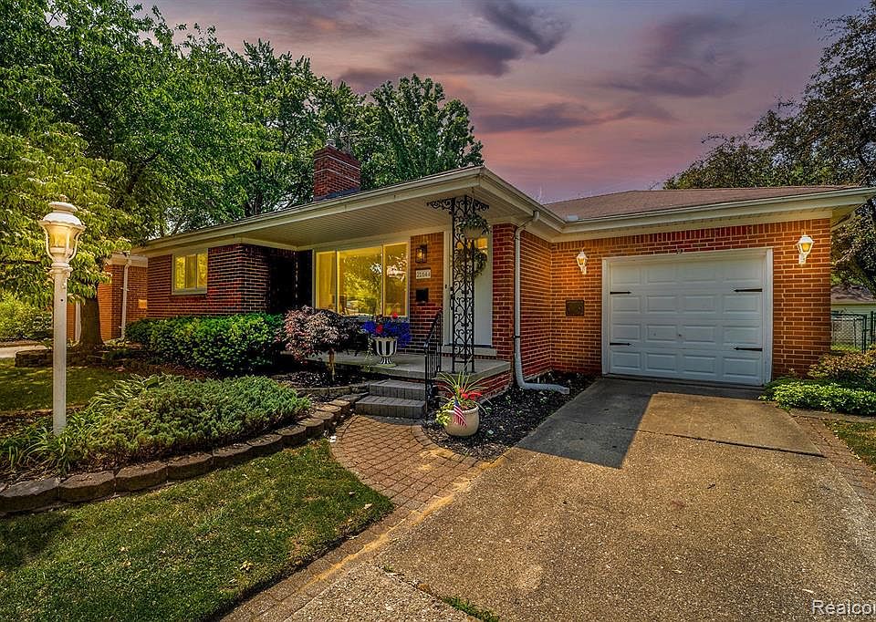 21644 Louise St, Saint Clair Shores, MI 48081 Zillow