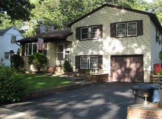 1611 Hendrickson Ave, Merrick, NY 11566