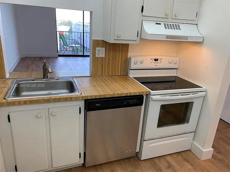 16751 NE 9th Ave — Photo 6