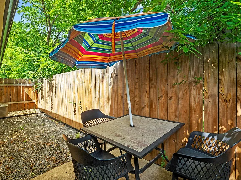 10601 Macmora Rd #B — Photo 18