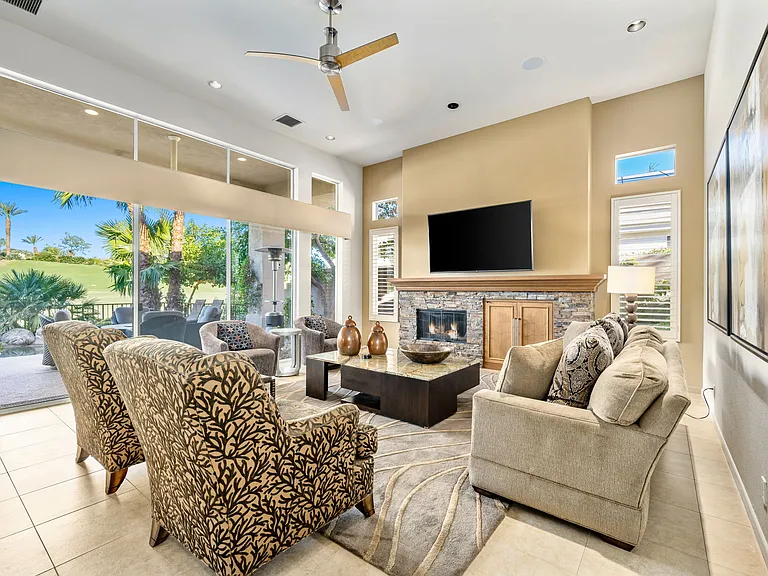 293 Desert Holly Dr — Photo 5