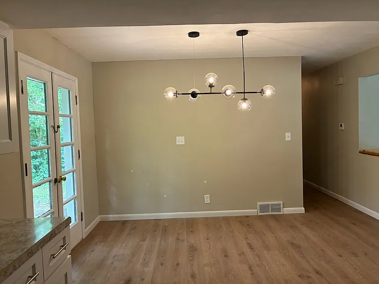 Dining area. Table for 8 can fit easily