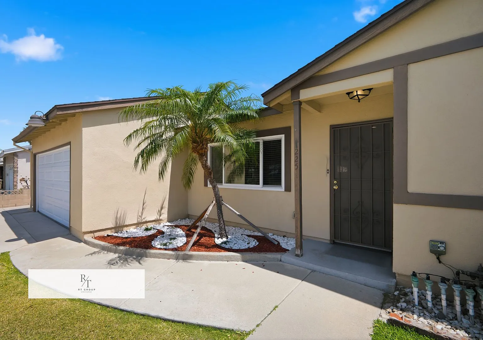 Bright & Spacious 3-Bedroom Home in Quiet West Covina Neighborhood — Photo 3