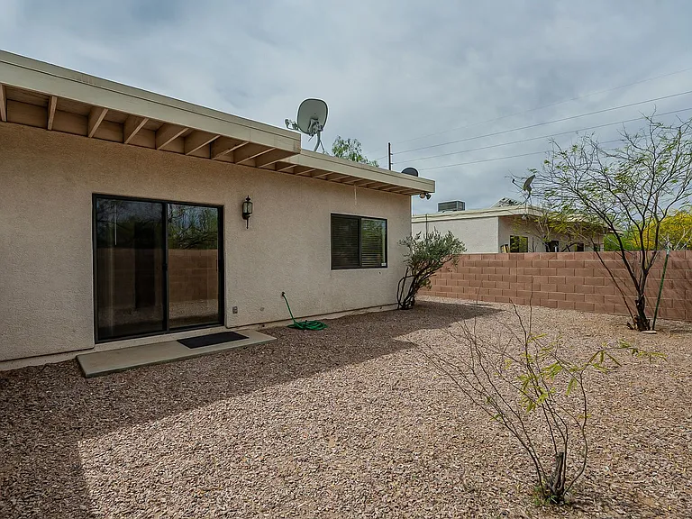 3716 N. Mountain Ave. — Photo 16