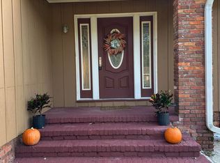 206 Oak Dr, Washington, NC 27889