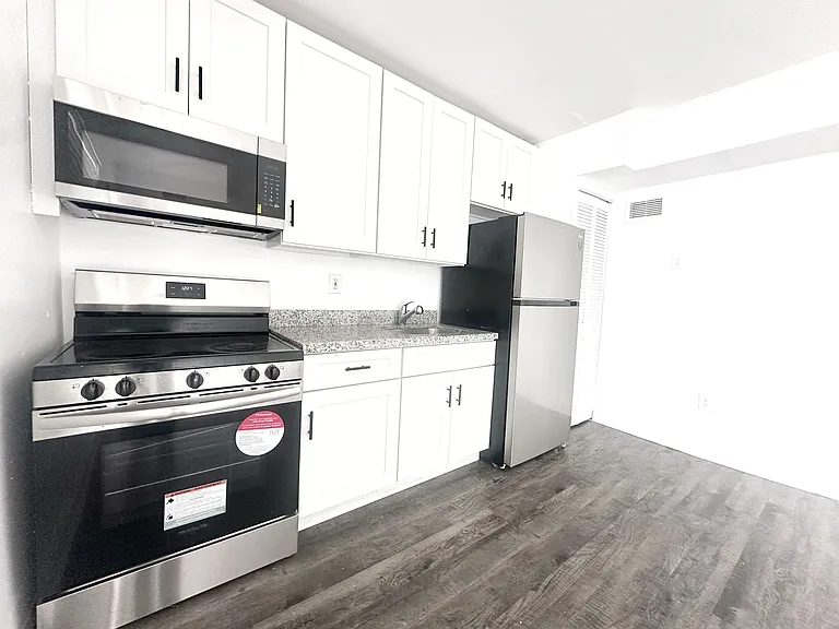 Miami Central Apartments — Photo 36