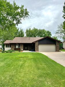 111 Canterbury Rd, Circle Pines, MN, 55014