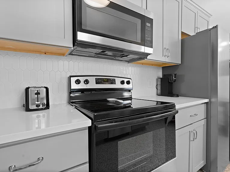 1004 E 33rd St #1/2 — Photo 35