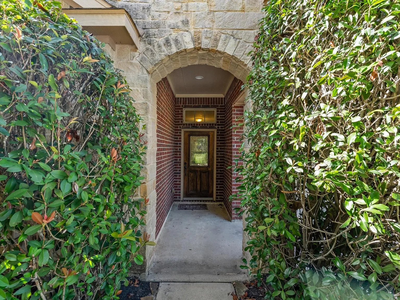 3 bed, 2.0 bath, 2119 sqft, $2,750 — Photo 3