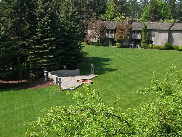 Lake Villa Apartments — Photo 34