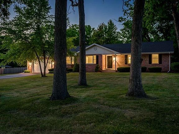 2nd image of 6610 Squire Ln