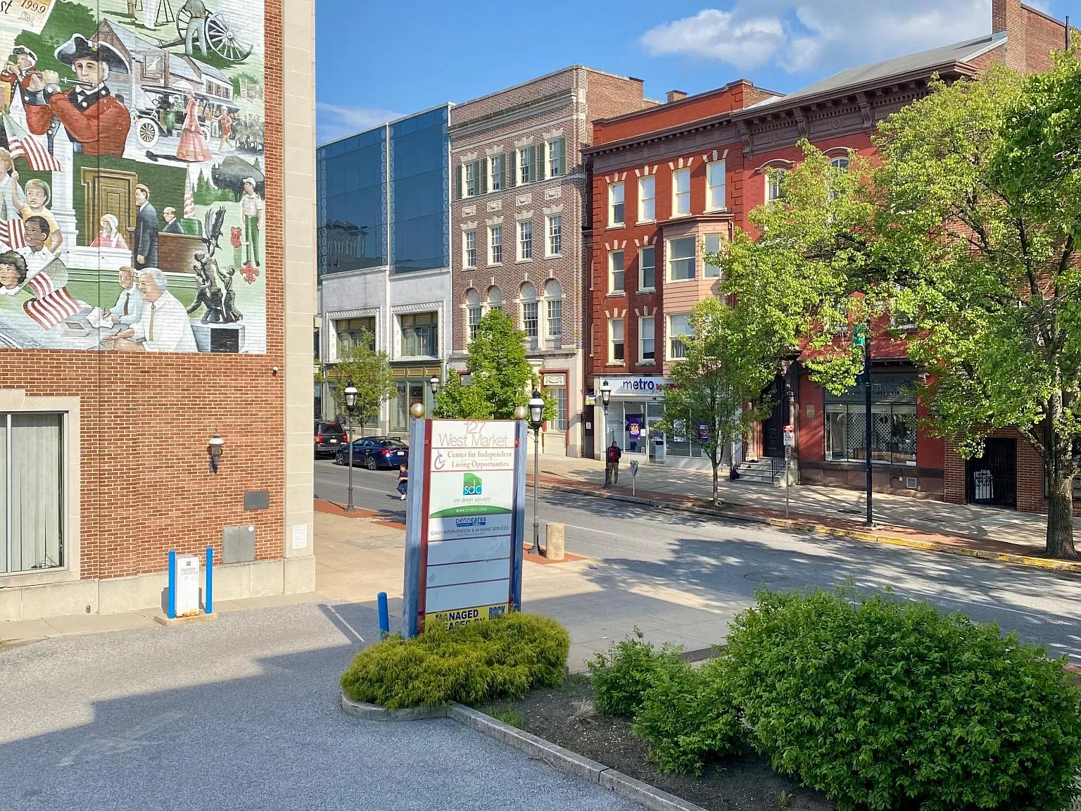 137 W Market St — Photo 2