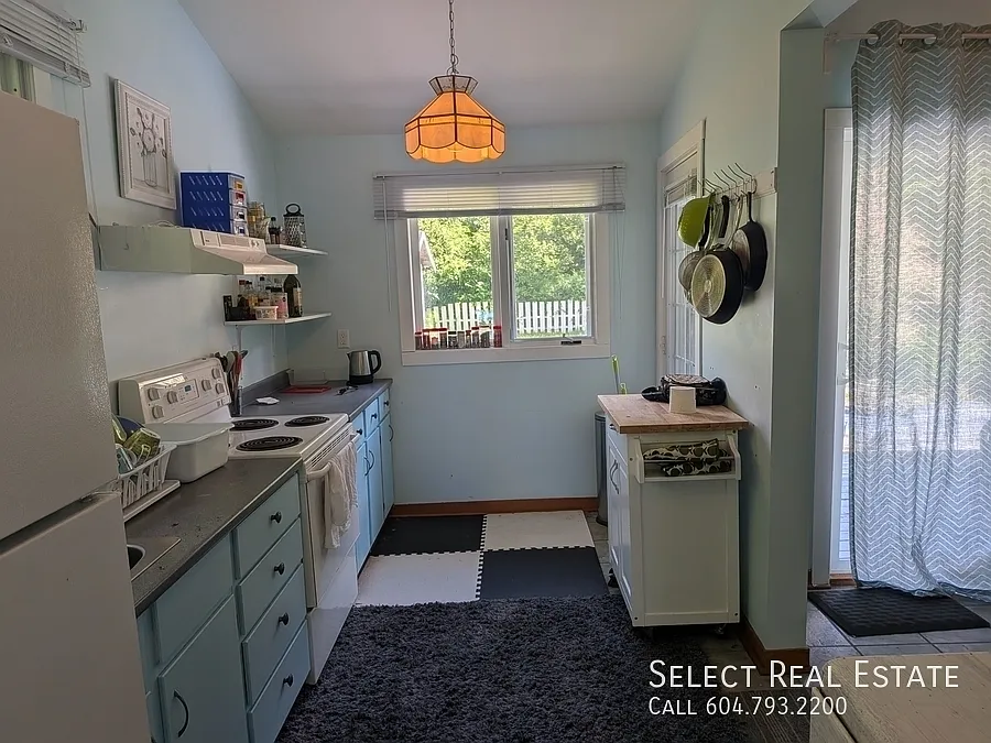 2 bed, 1.5 bath, 900 sqft, $1,995 — Photo 3