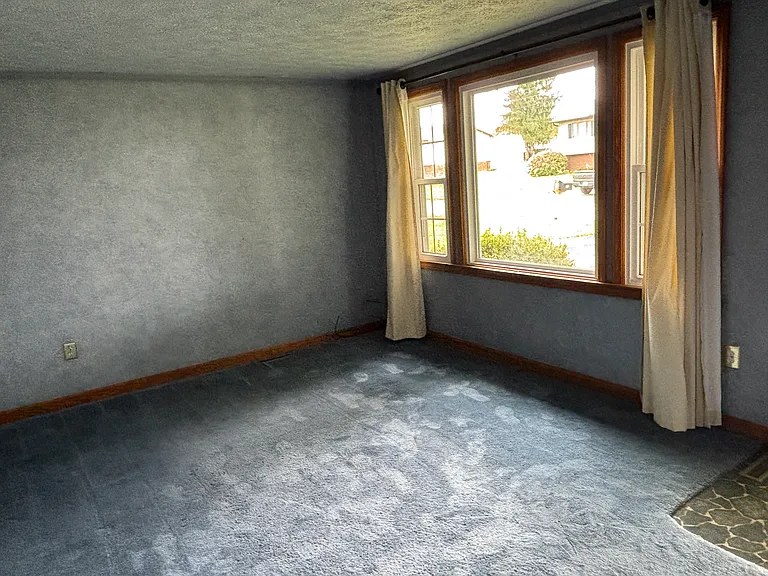 144 Aberdene Ln — Photo 3