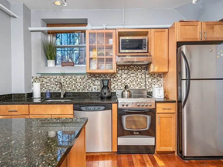 330 Dartmouth St #B1 — Photo 3