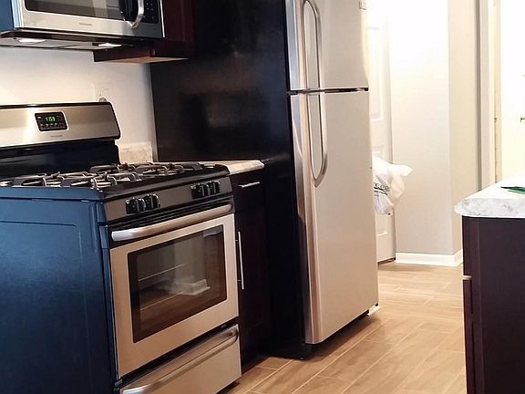 4th image of 8970 Parkside Ave #305