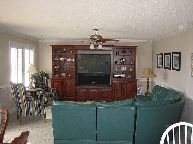 2nd image of 158 Ocean Blvd W