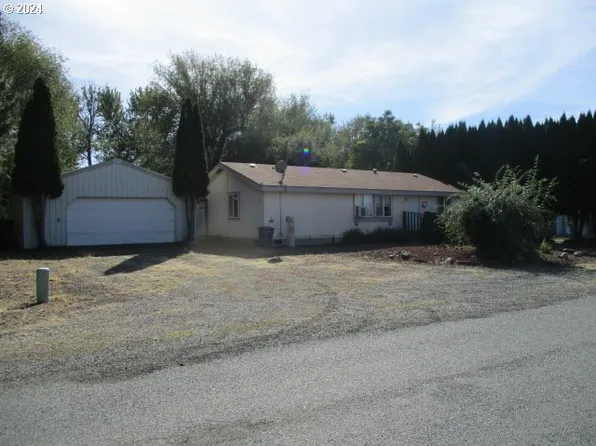 1194 W Birch St, Union, OR 97883