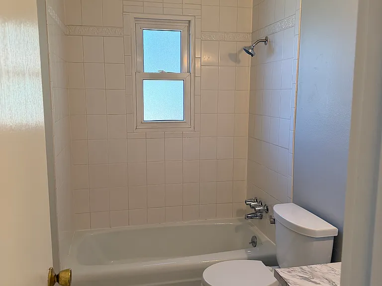 364 Bocage Dr — Photo 13