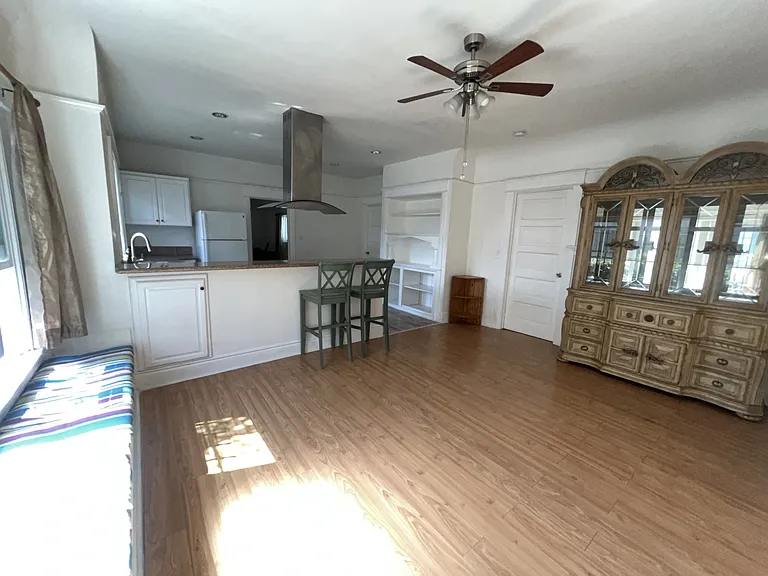 1374 W 37th Pl #1 — Photo 15