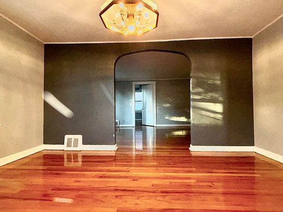 5th image of 3635 N Oconto Ave Unit 2