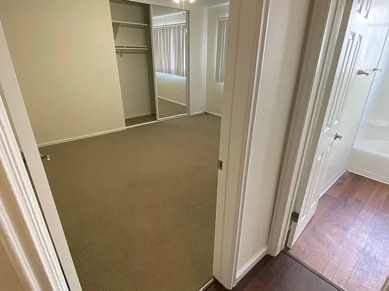 Keswick Court Apartments — Photo 54