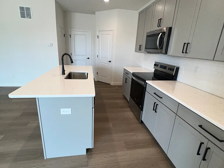 7907 Mexico Rd — Photo 19