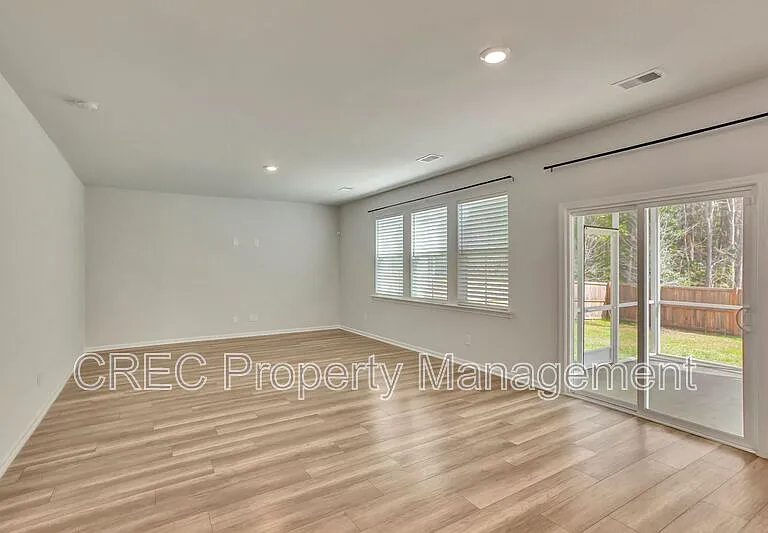 146 Red Bluff St — Photo 9