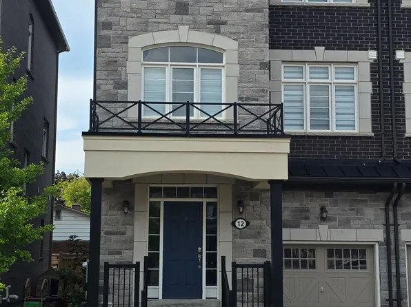 12 Globemaster Ln, Richmond Hill, ON L4E 2W3