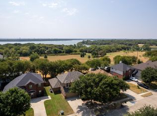 5915 Ivy Glen Dr, Grand Prairie, TX 75052