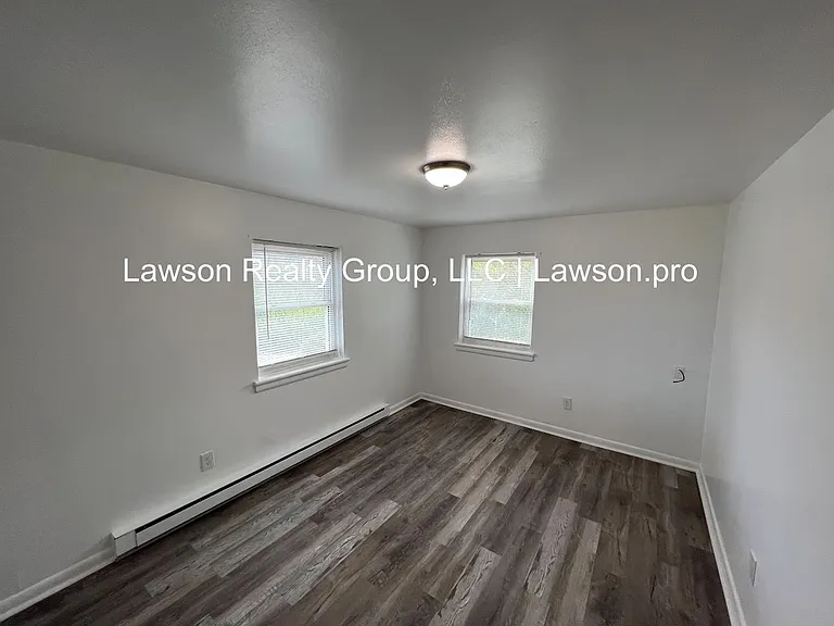 Suburban 743-745 — Photo 24