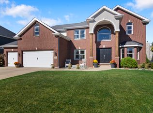 10372 Silver Maple Dr, Saint John, IN 46373