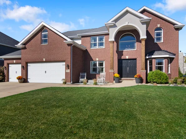 10372 Silver Maple Dr, Saint John, IN 46373