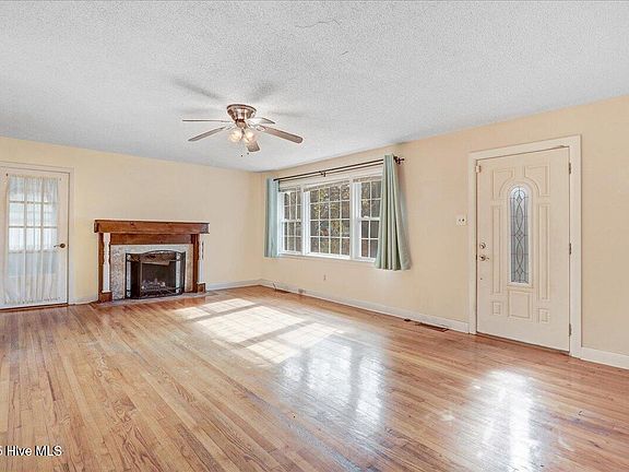 3rd image of 407 S Jefferson Avenue