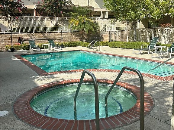 4th image of 19451 Sherman Way Unit 504