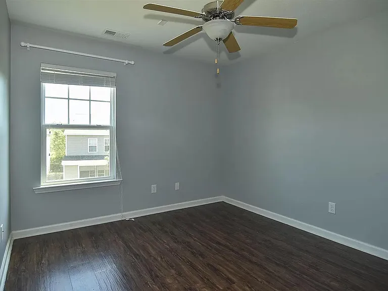 305 Chestnut Oak Ct — Photo 23