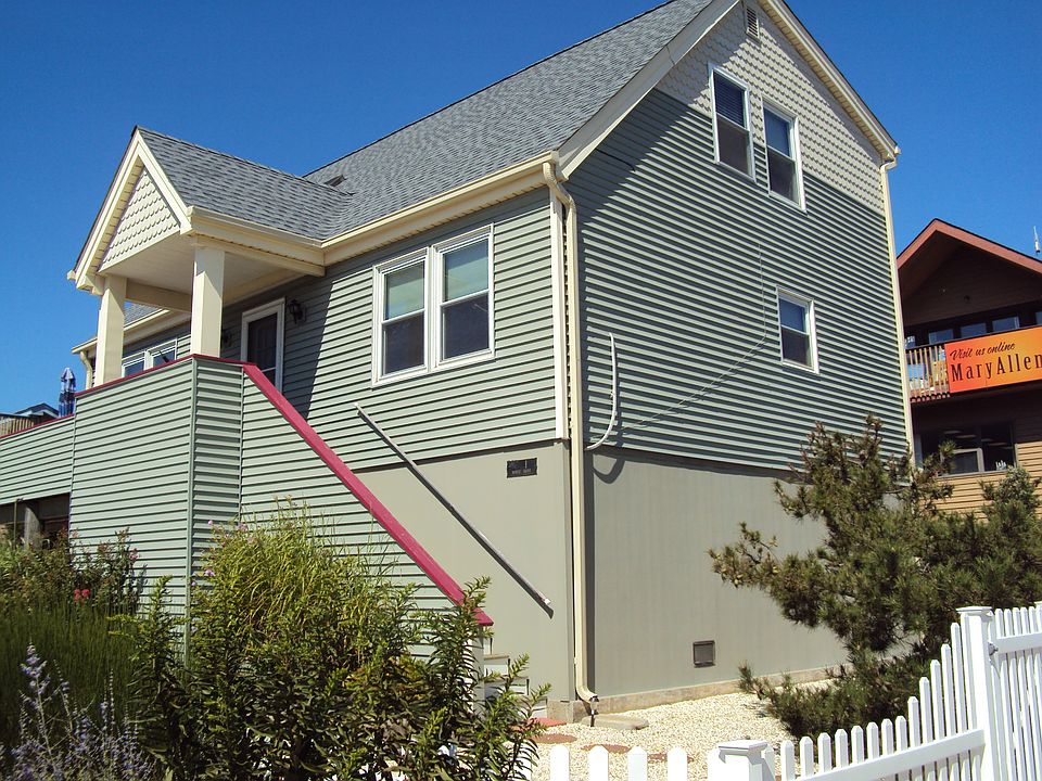 2 Story Contemp Cape