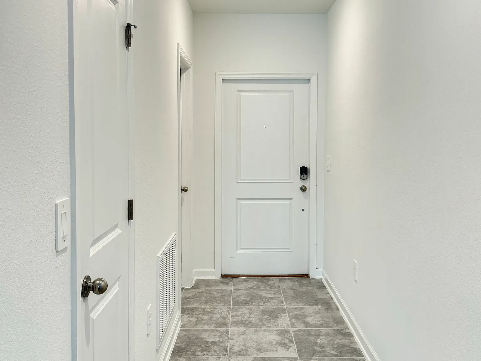 3 bed, 1444 sqft, $2,000 — Photo 3