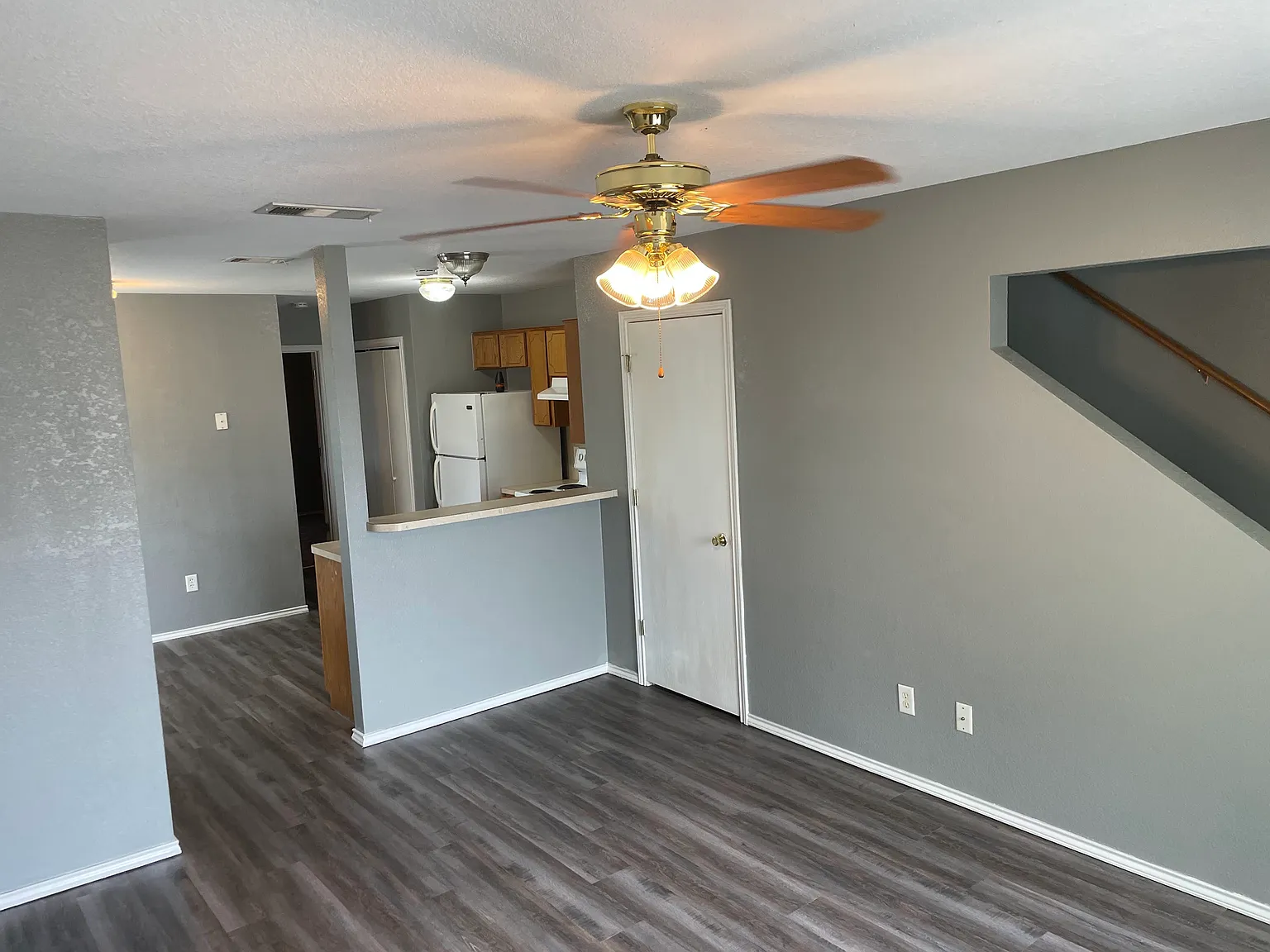 3 bed, 1245 sqft, $1,000 — Photo 1