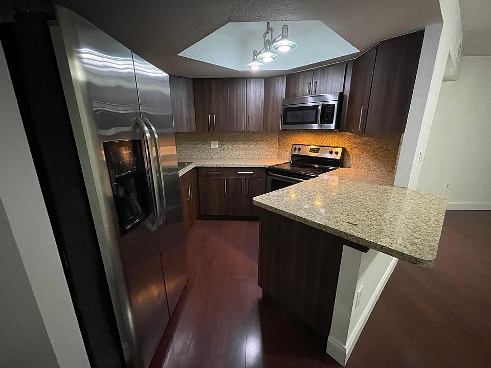 1st image of 8245 Lake Dr APT 504
