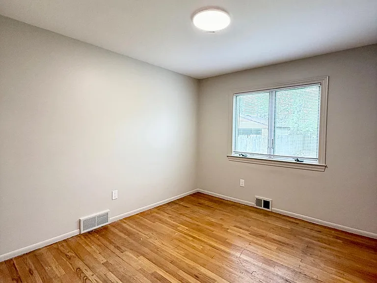 24522 Hass St — Photo 5