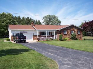 1586 W Hansen Rd, Scottville, MI 49454