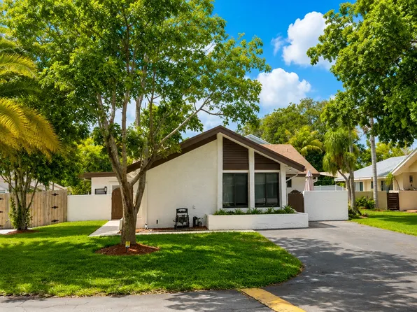 3931 SW 82nd Ter, Davie, FL 33328