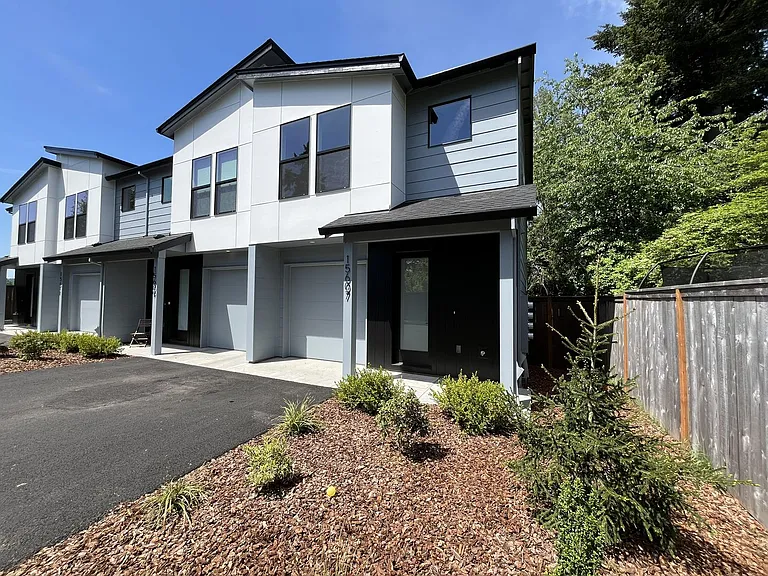 15607 SE Meadowlark Ln — Photo 3