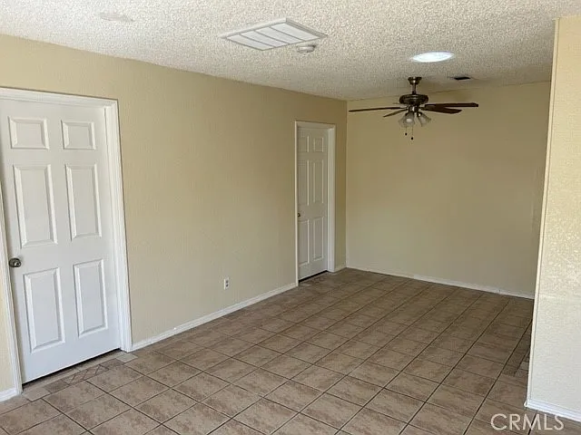2 bed, 890 sqft, $2,500 — Photo 2