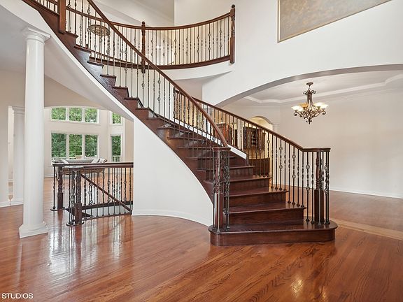 5th image of 423 Shadow Creek Ct