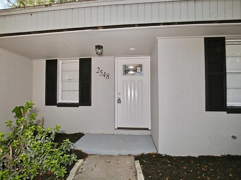 2548 Clairmont Ave — Photo 2