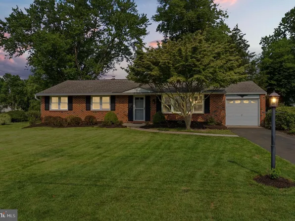 71 Cherokee Rd, New Britain, PA 18901