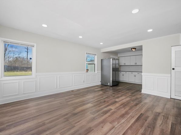 30 Apache St, Park Forest, IL 60466